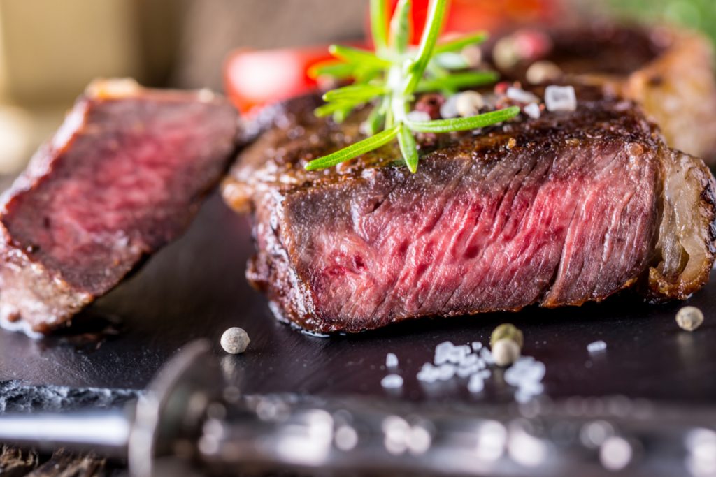 เนื้อดรายเอจ (Dry-aged) คืออะไร ใช่เนื้อแดดเดียวรึเปล่านะ? เนื้อดรายเอจ (Dry-aged)