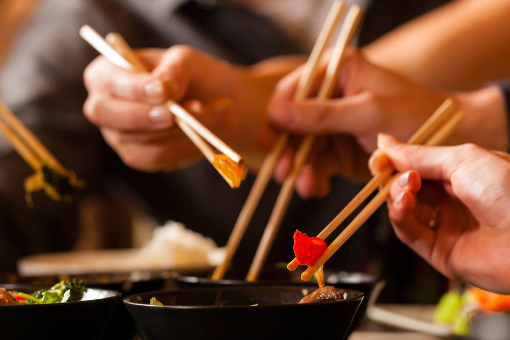 จับตะเกียบให้ได้ไอเท็มเด็ดเมื่อไปทานที่ร้านอาหารญี่ปุ่น How to use chopstick like japanese