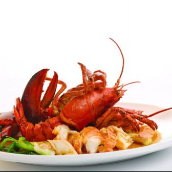 Lobster_braised_with_Superior_Broth_กุ้งบอสตันล็อบเตอร์ตุ๋นนํ้าซุป_