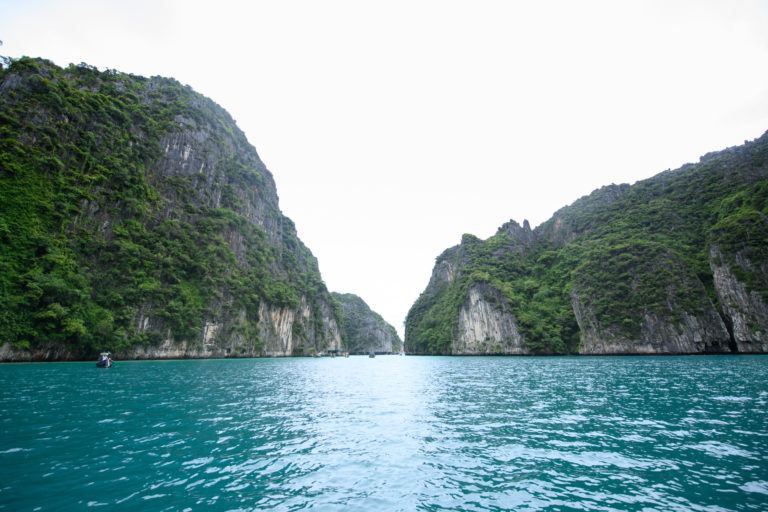 One day trip : Speed catamaran - ทัวร์เกาะพีพี สู่ เกาะไม้ท่อน