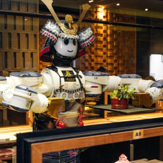 Hajime Robot หุ่นยนต์เสริฟ บุฟเฟ่ต์อาหารญี่ปุ่น