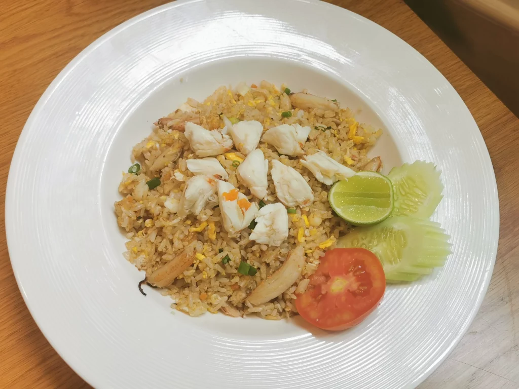 ร้าน อรนุช สุขุมวิท 23 ข้าวผัดปูใส่มันปู