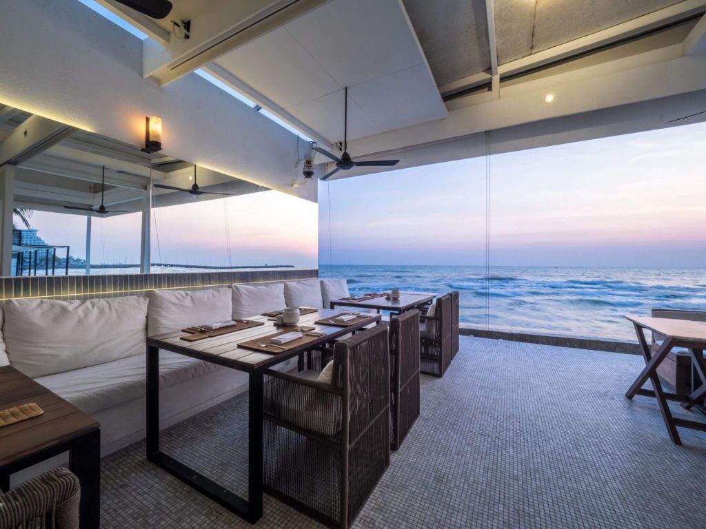 ร้านอาหารหัวหิน Oceanside Beach Club & Restaurant