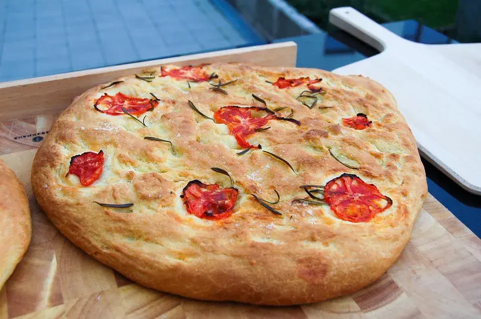 อาหารอิตาเลียน ฟอคคาเซีย (Focaccia)