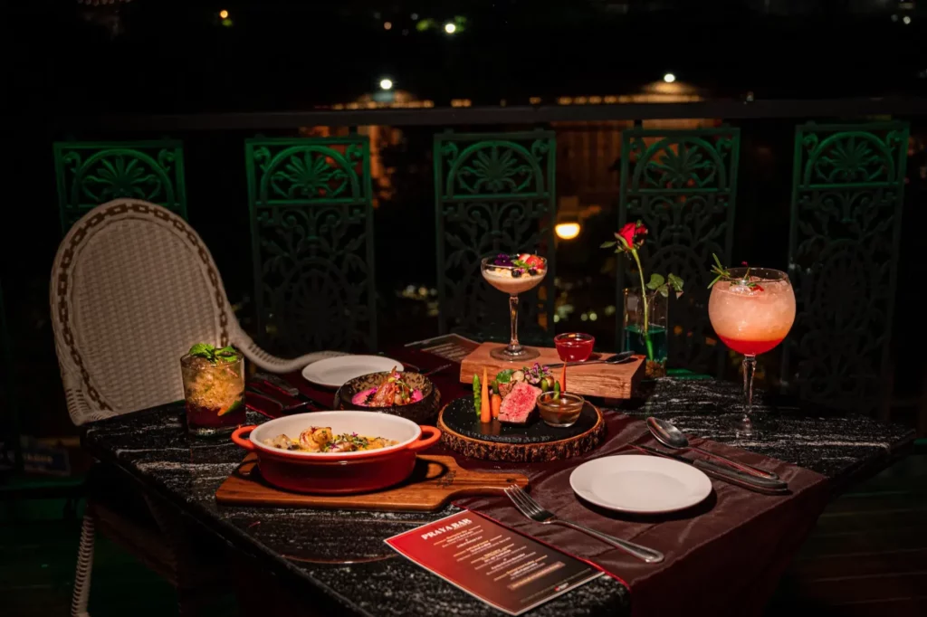 Praya Bar ร้านอาหารโรแมนติก