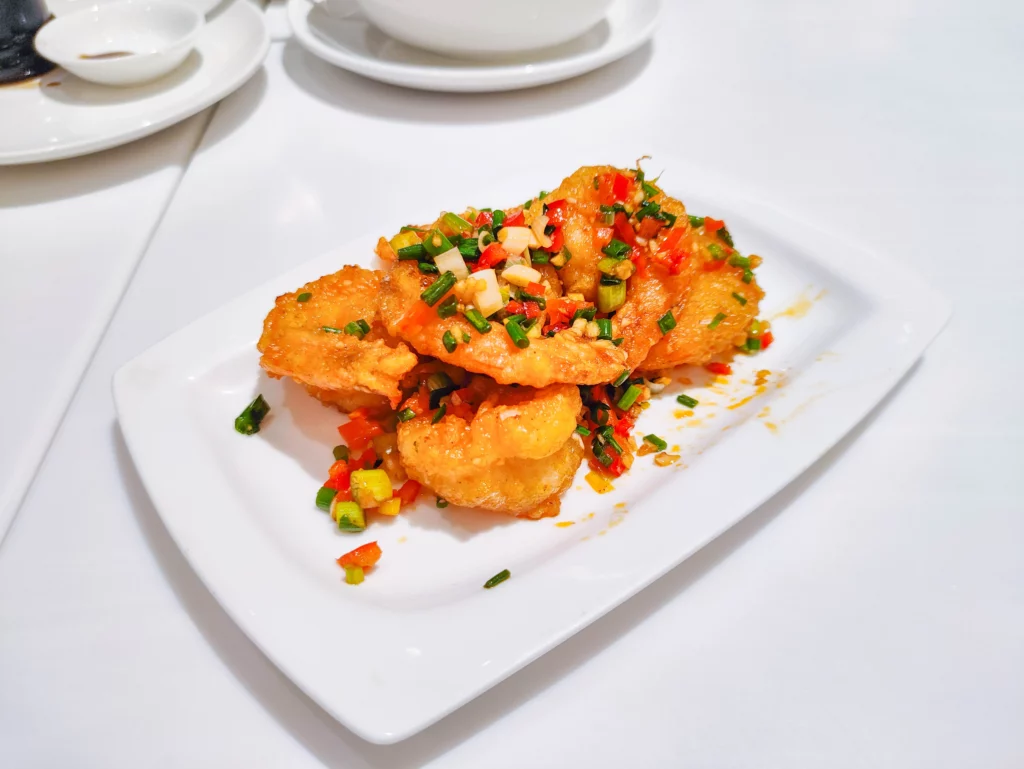 กุ้งผัดพริกไทยและเกลือ (Deshelled Prawn Fried with Pepper and Spiced Salt) รีวิว Jumbo Seafood Siam Paragon