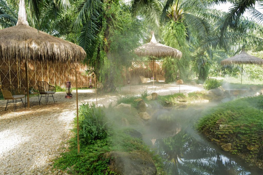 8. บ้านไร่ไออรุณ