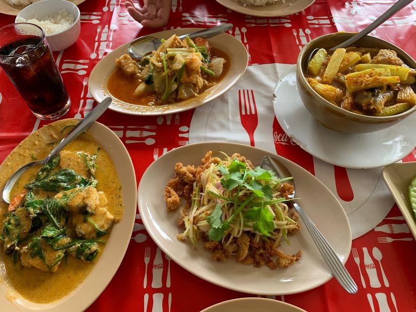 9. ร้านถอดรองเท้า