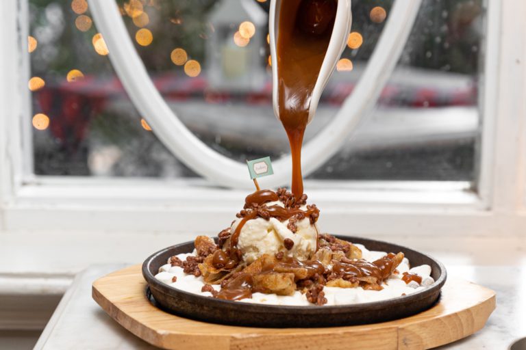 ขนมหวาน โรตีคาราเมลกระทะร้อน