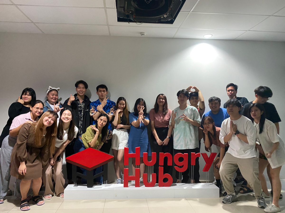 รูปรวมกับพี่ ๆ