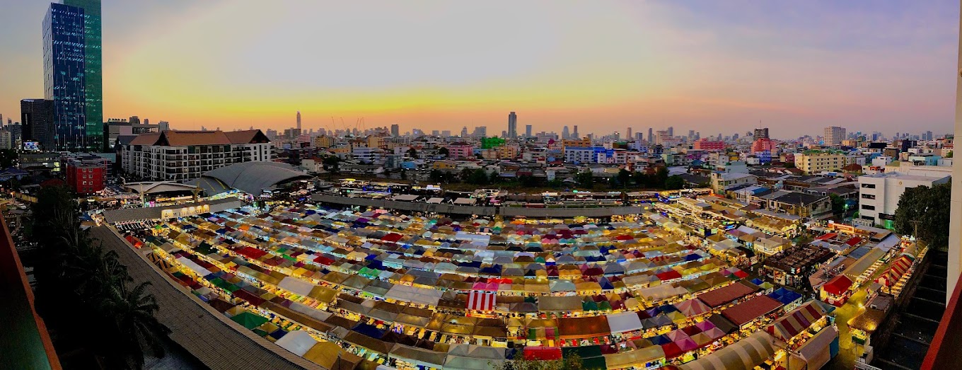 Discover Vibrant Night Markets In Bangkok: The Top 10 You Can't Miss!