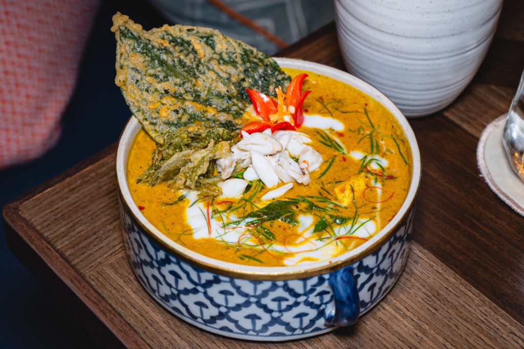  Crab Curry with Wild Betel Leaves and Samut Songkhram Seabite -  ปูไข่ใบชะพลูกับผักกระชับสมุทรสงคราม 