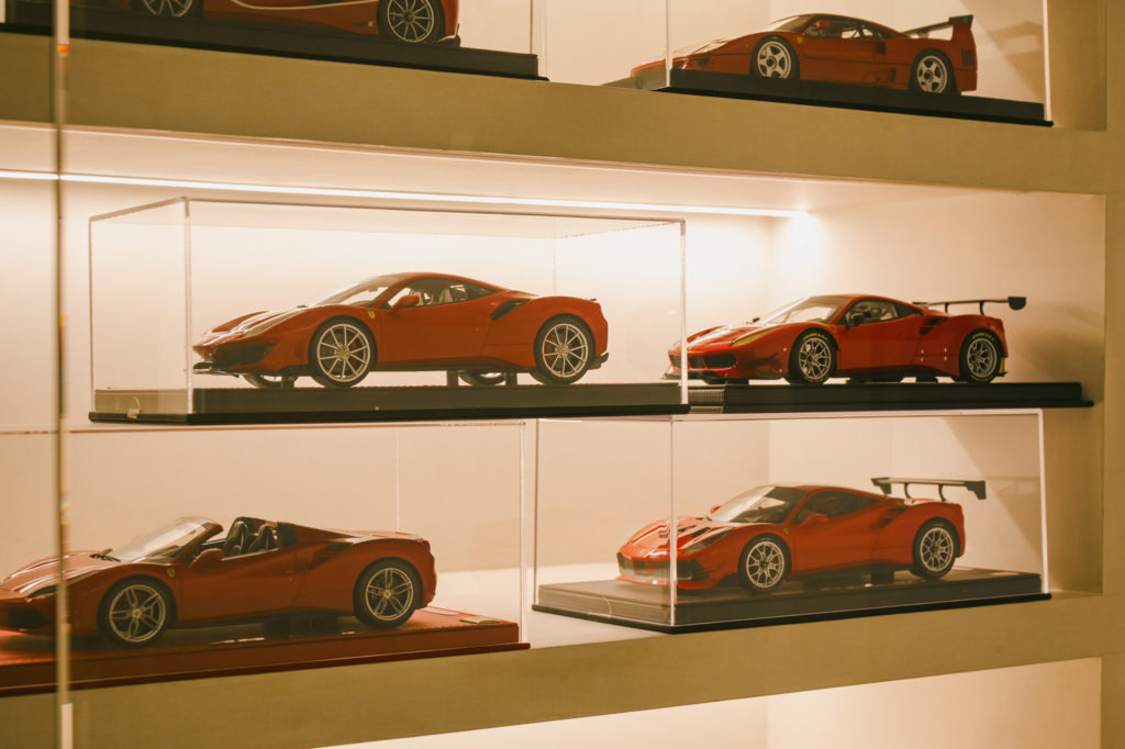 Frame Cafe & Restaurant Ferrari diecast model