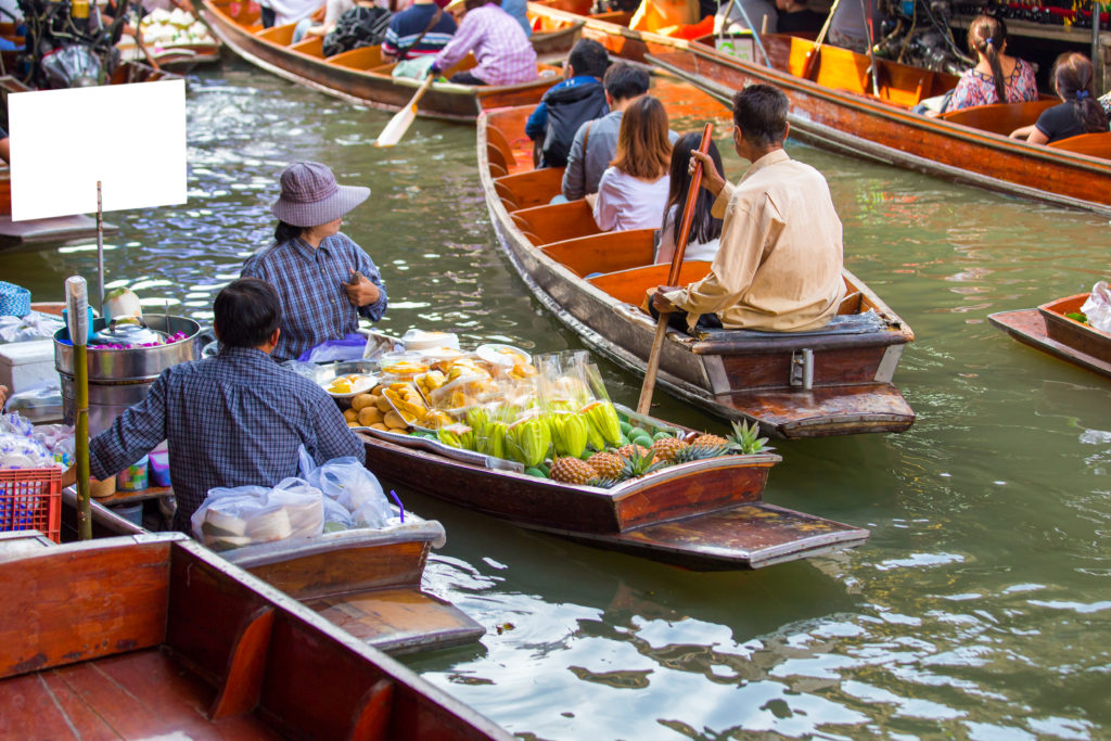 Damnoen Saduak Floating Market