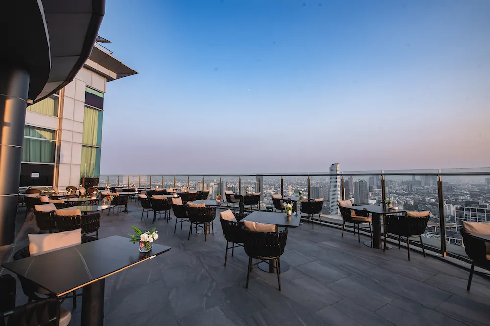 6. Cielo Sky Bar & Restaurant