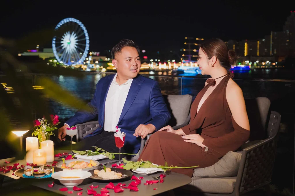 Dark Waters Rooftop Bar & Riverside
