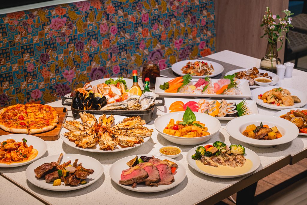 Chon Som At Courtyard By Marriott Suvarnabhumi Airport Buffet Line