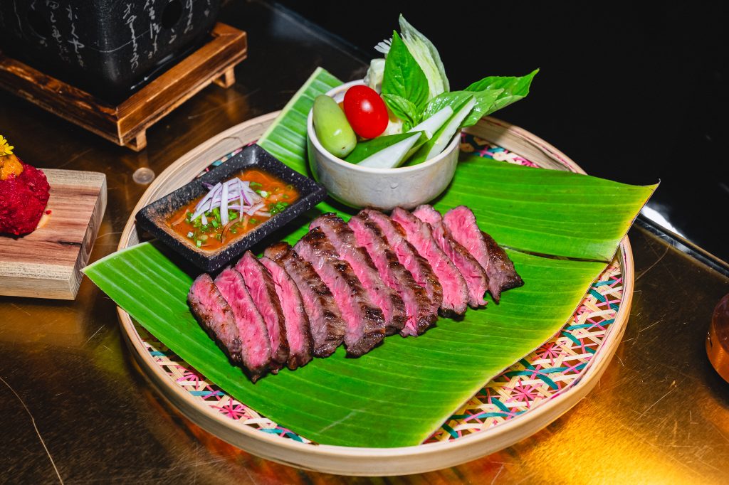 Vertigo TOO เนื้อสตริปลอยน์ย่างสไตล์อีสาน (STRIPLOIN IN ISAAN STYLE)