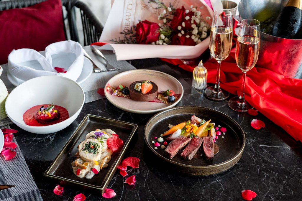 RedSquare Rooftop Bar At Novotel Bangkok Sukhumvit 4 Valentine Day