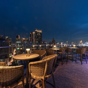 Aire Bar Rooftop Hyatt Place Bangkok Sukhumvit (4)