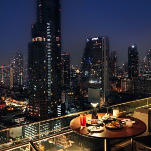 AkaAza Rooftop Bar Amara Bangkok (5)